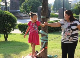 Туапсинцев научили ходить по стропе