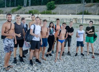 В СПОРТ ОКУНУЛИСЬ С ГОЛОВОЙ