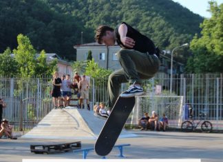 НЕ К ДОСКЕ, А НА ДОСКУ. В ТУАПСЕ ОТКРЫВАЕТСЯ ШКОЛА СКЕЙТБОРДИНГА