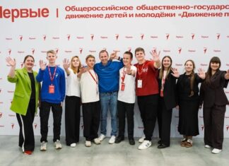 ДОБРОВОЛЕЦ — звучит гордо и уверенно!Волонтёры держат мир, словно Атланты на плечах, каждый день решая проблемы окружающих, облегчая чужую жизнь.