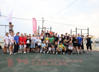 ВОЛНА ЭКСТРИМА ЗАХЛЕСТНУЛА ПЛЯЖ ТУАПСЕ