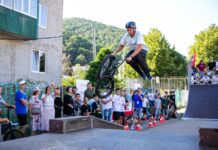 ЖАРКИЙ ВЗРЫВ АДРЕНАЛИНА: ЭКСТРИМ НА КОЛЕСАХ 2025